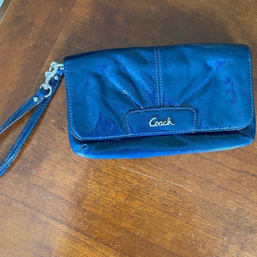 Classic navy blue coach clutch - minor blemish on inside (photo)